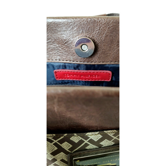 Tommy Hilfiger Womens Handbag Purse Tan Brown Letter Pattern Leather Accents - Picture 10 of 13